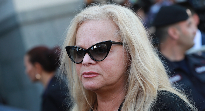Лариса Долина