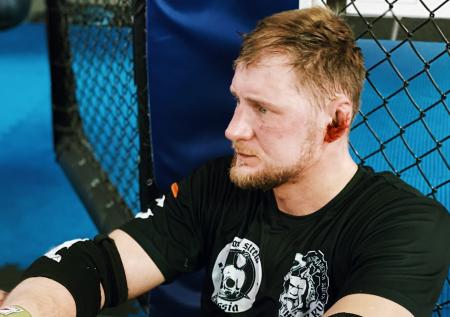 Российский боец UFC заболел коронавирусом