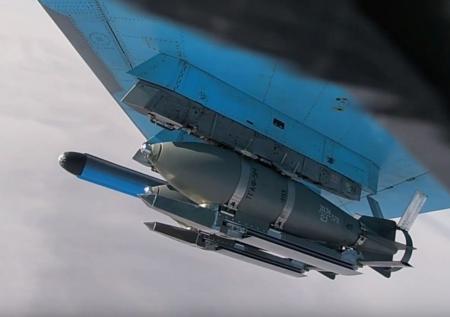 «Пробивает бетонные укрытия»: на пункт дислокации ВСУ сбросили ФАБ-500