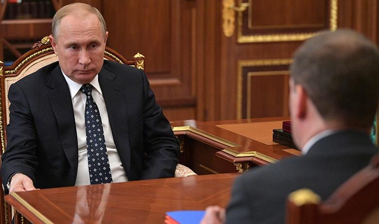 Президент РФ Владимир Путин и премьер-министр Дмитрий Медведев