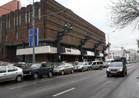 Во МХАТе им. Горького сообщили о закрытии из-за предаварийного состояния