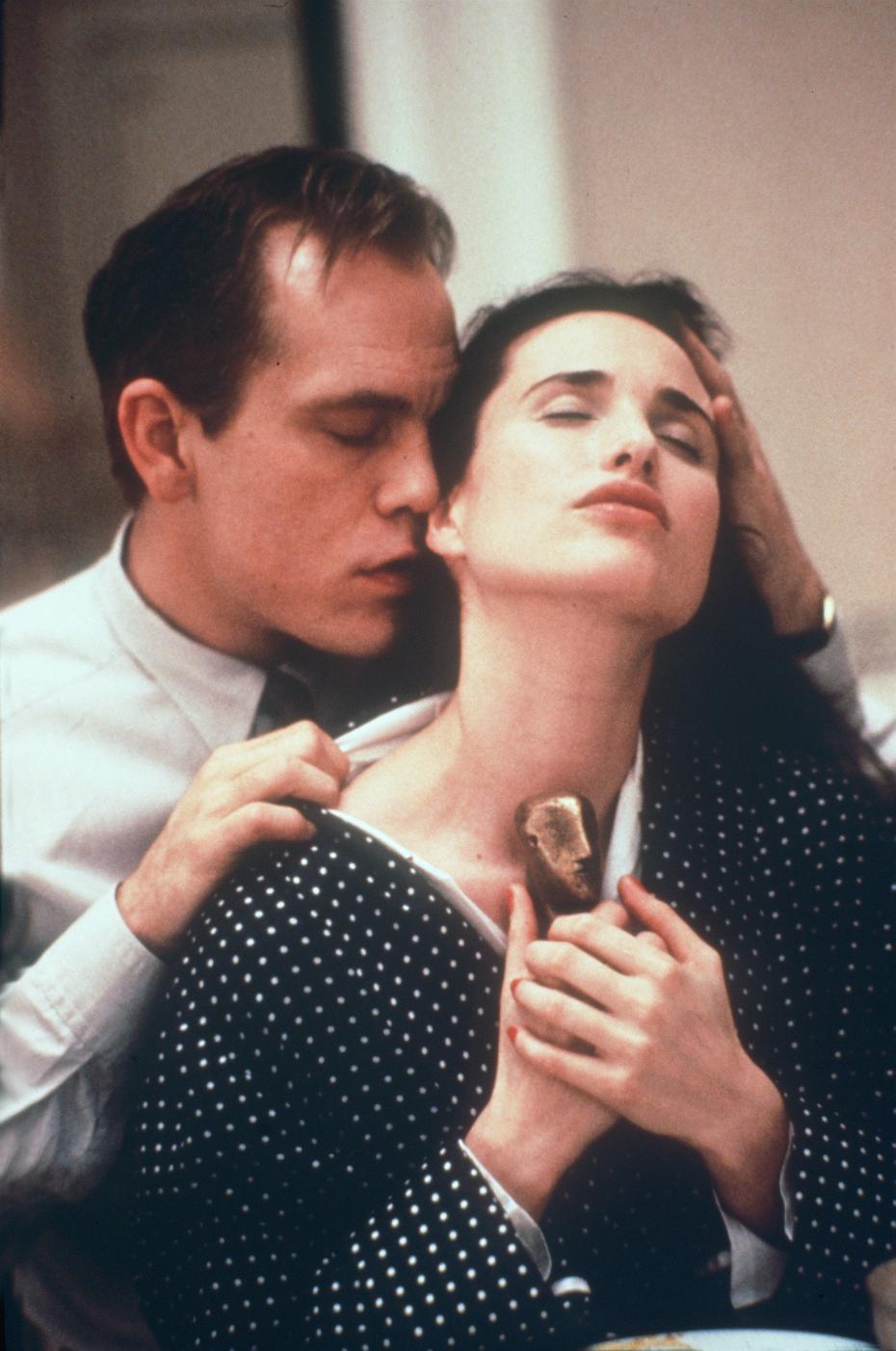 Джон Малкович и Энди Макдауэлл в фильме «Предмет красоты» (1991)