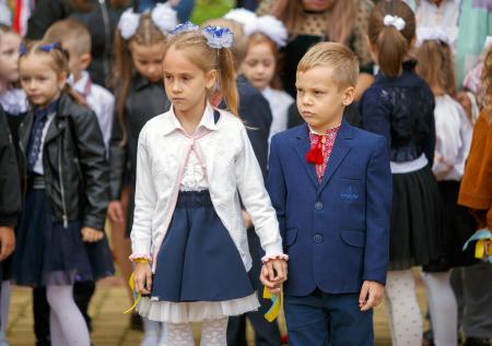 Невакцинированных преподавателей начнут отстранять от работы на Украине