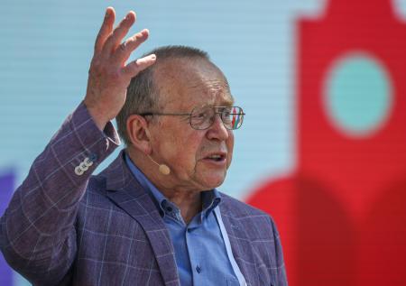 «Вообще кошмар»: ведущий Первого канала раскритиковал стихи Лермонтова