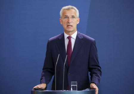 Столтенберг: любые военные преступления на Украине должны быть расследованы