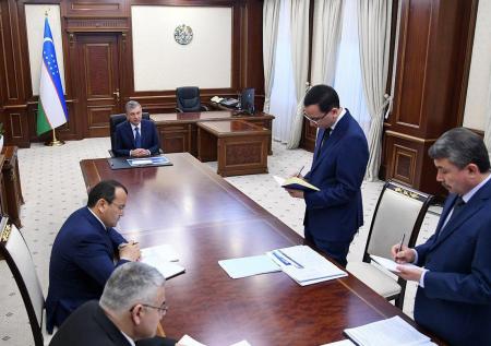 Никто не уйдет обиженным: Узбекистан не больно уволит 17 447 чиновников 