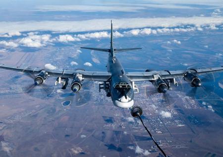 Минобороны поделилось видео учений Ту-160 и Ту-95
