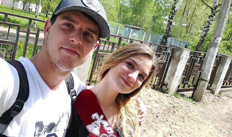 Сертан Дегирменджи с сестрой