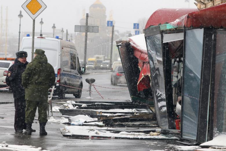 Последствия взрыва в кафе в Санкт-Петербурге, в результате которого погиб военкор Владлен Татарский