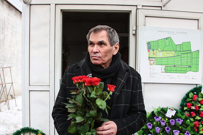 Бари Алибасов