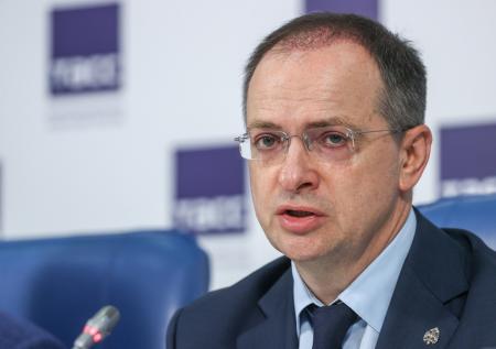 Мединский предложит школьникам новый учебник по обществознанию