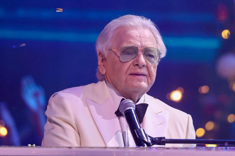 Юрий Антонов