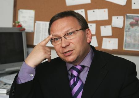 Директор Угольникова пожаловался на молчание врачей о его состоянии