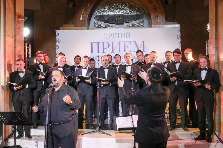 Вручение волонтерам памятного знака «Тиккун олам» Российским еврейским конгрессом в Мемориальной синагоге на Поклонной горе