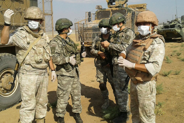 Совместное патрулирование военнослужащими России и Турции в сирийской провинции Эль-Хасака