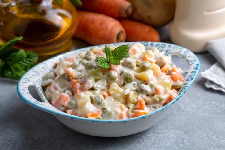 Классический салат оливье