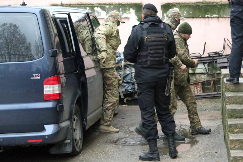 Избрание меры пресечения украинским военнослужащим, задержанным в Керченском проливе