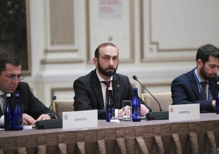Глава МИД Армении подтвердил готовность к урегулированию отношений с Баку