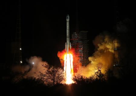 Китай запустил первую коммерческую ракету-носитель Jielong-1