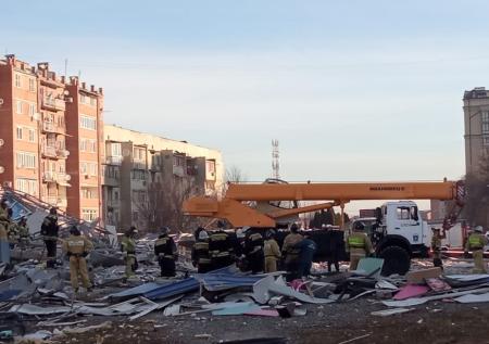 Охранник найден живым под завалами взорвавшегося супермаркета