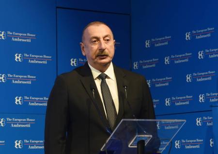 Алиев: Азербайджан не планирует конкурировать с РФ на газовом рынке Европы