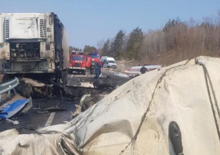 Грузовик разорвало на части при жутком ДТП в Амурской области