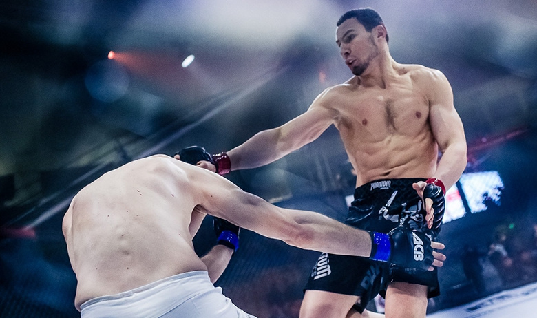 Арби Агуев (cправа)