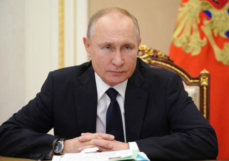 Путин призвал убрать абсурдные правила в социальной сфере