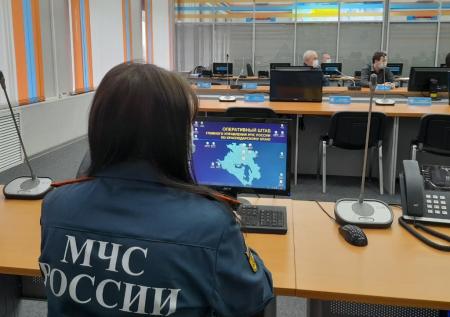 В Сочи жильцов 7-этажки заблокировал в строении оползень