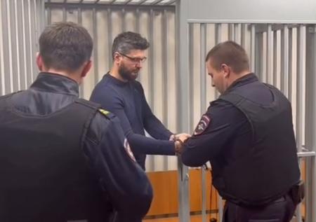 Убившему брата и бабушку приемному сыну Намина избрали меру пресечения