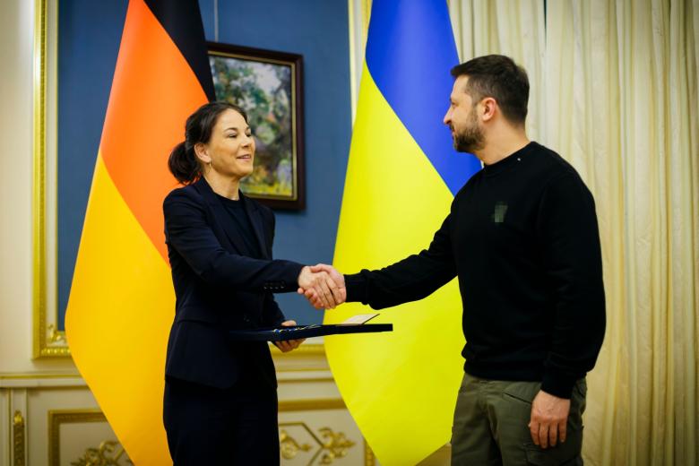 Анналена Бербок и Владимир Зеленский