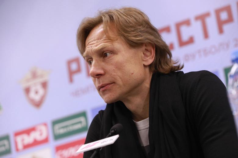 Валерий Карпин