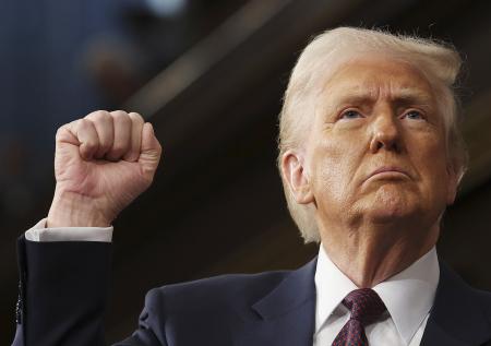 Военэксперт оценил идею Трампа создать противоракетный щит над США