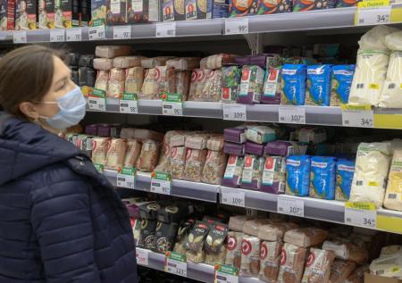 Рис в магазинах России подорожал на 36% за год 
