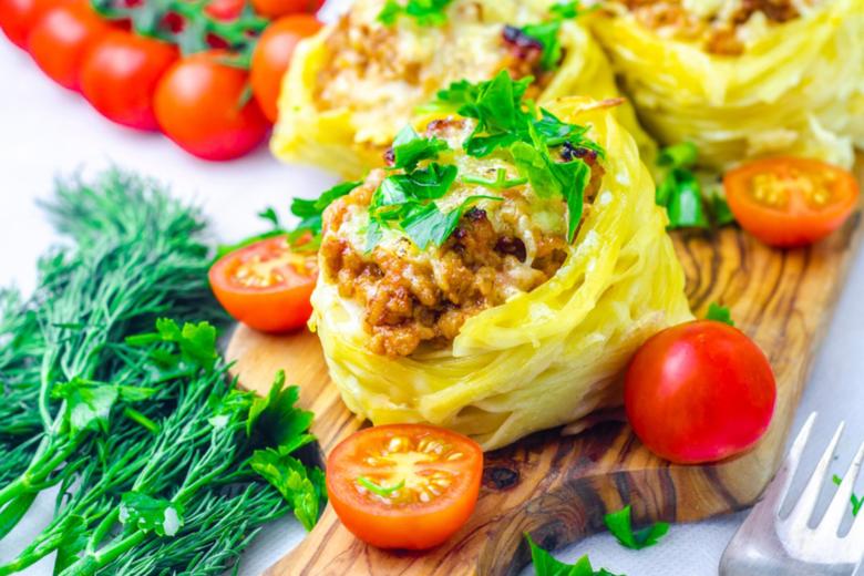 Макароны-гнезда с фаршем в духовке, пошаговый рецепт с фото