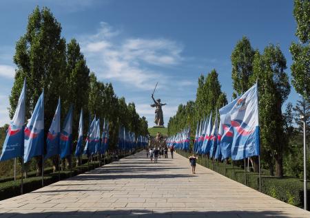 Памятник воинам-чеченцам установлен на Мамаевом кургане в Волгограде