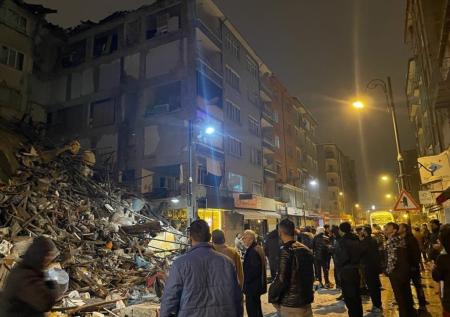 Десятки человек погибли в Турции из-за землетрясения
