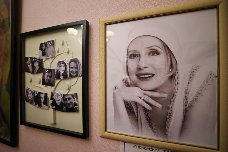 К 80-летию со дня рождения народной артистки СССР Инны Чуриковой в театре «Ленком» после реставрации открылась ее мемориальная комната