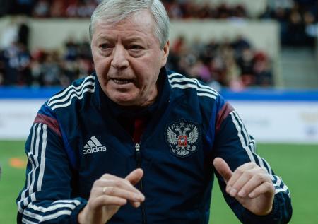 «Спорт — это большая политика»: бывший тренер «Спартака» про санкции УЕФА