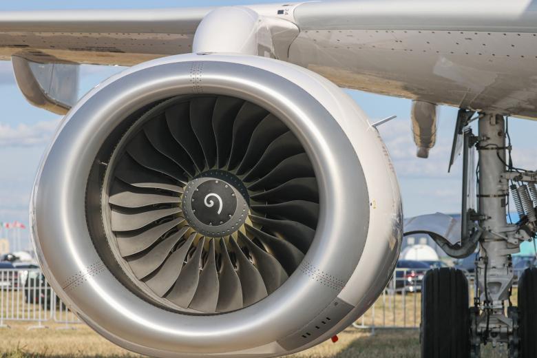 SSJ-100