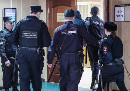 Попытка побега через потолок и пожизненный срок: итоги судов на этой неделе