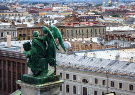 Названы самые культурные города России