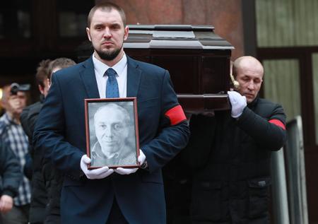 Сергея Юрского проводили в последний путь аплодисментами
