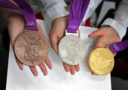 Олимпийским чемпионам выплатят по 500 тысяч рублей за пропуск ОИ-2024