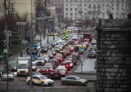 Автоэксперты назвали бесполезными динамические дорожные знаки