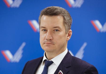 Золотые икорницы и кубки: как ОНФ пресекает закупки предметов роскоши 