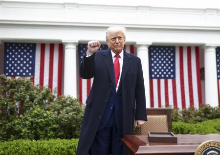 Трамп обвалил доллар и мировые рынки: курс сегодня, 3 апреля, евро, юань
