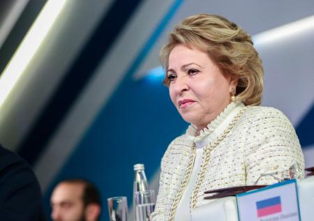 Матвиенко предложила заменить «кешбэк» и «каршеринг» на русский аналог