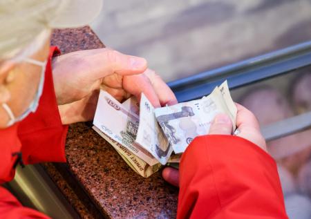 Россияне рассказали, какую сумму считают порогом бедности
