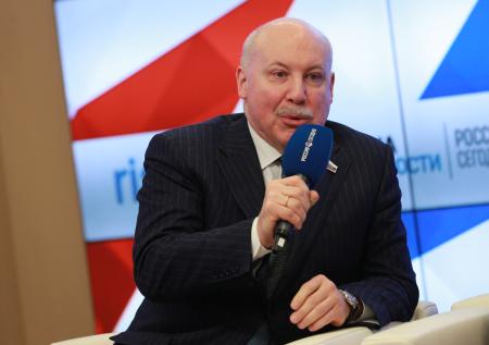 Путин освободил Мезенцева от должности российского посла в Минске
